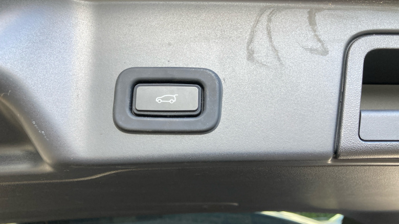 Land Rover Range Rover Evoque 2.0 D200 R-Dynamic SE 5dr Auto Diesel Hatchback